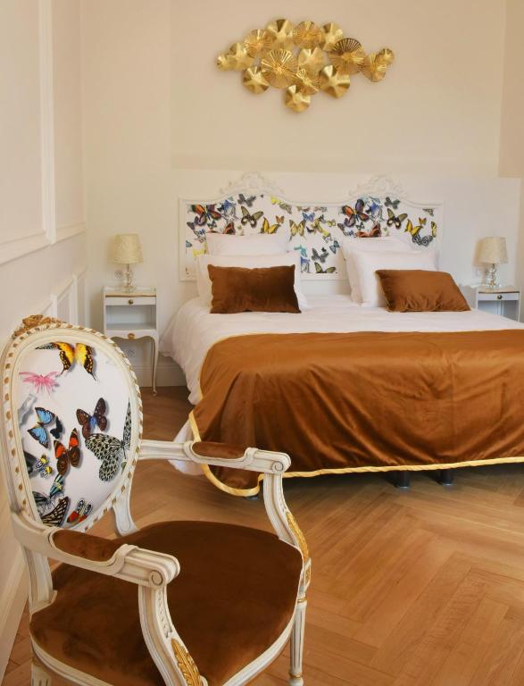 Onde ficar em Bordeaux - Hotel Le Clos De Quevries, quarto com cama de casal