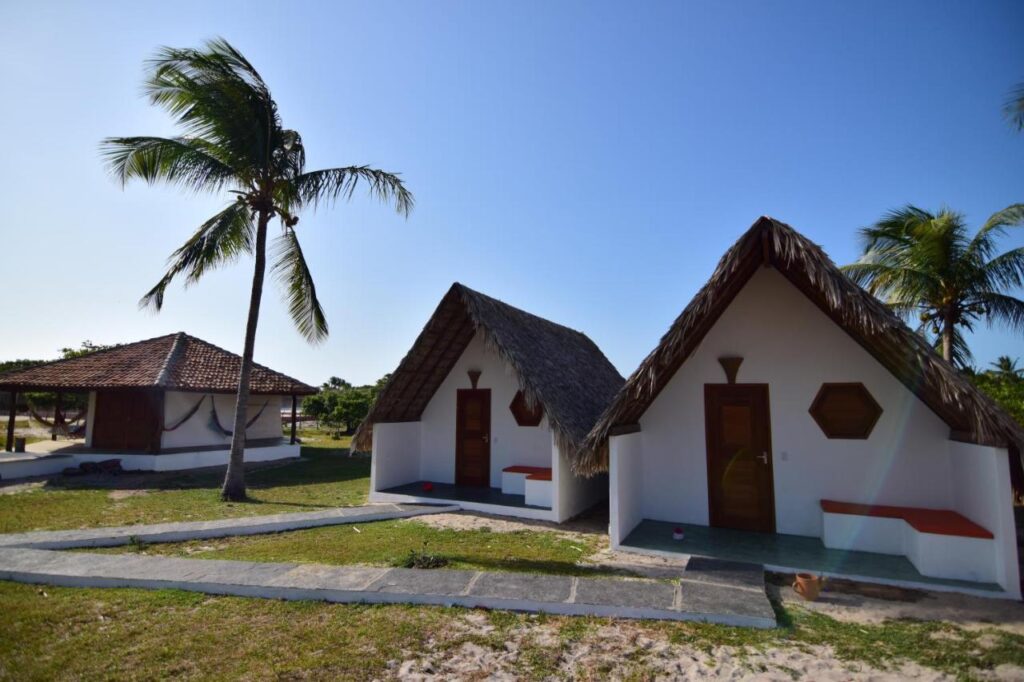 Pousada com piscina em Atins - Viajando com Livia