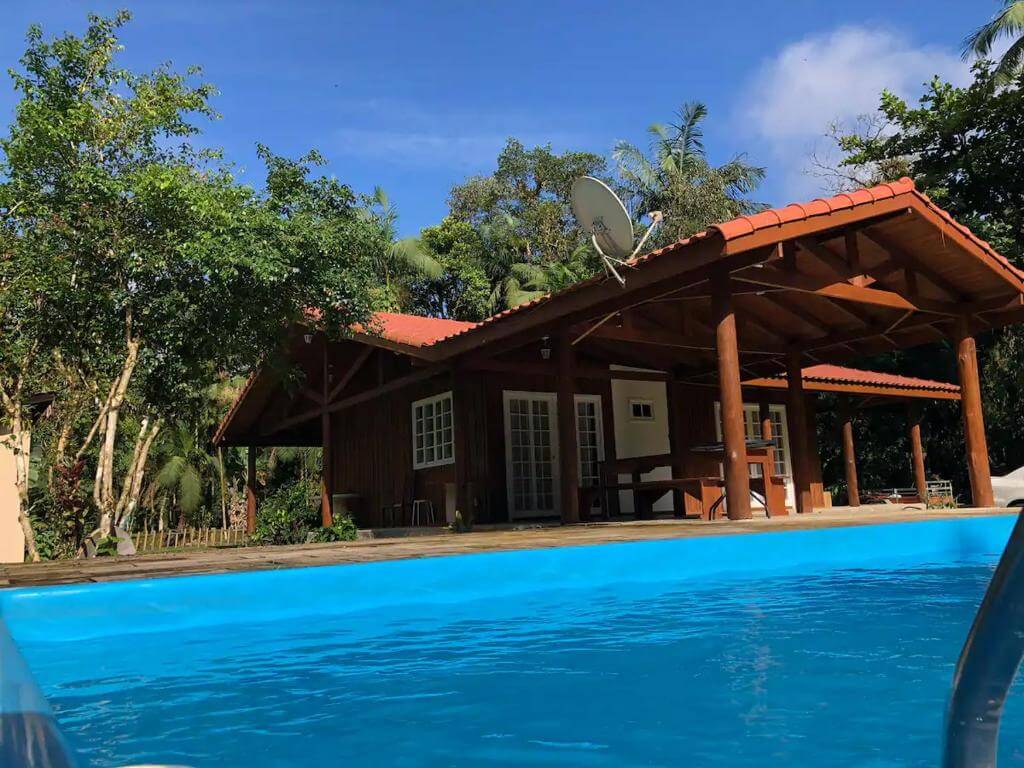 Piscina da Chacará Porto Belo, em Morretes no Paraná