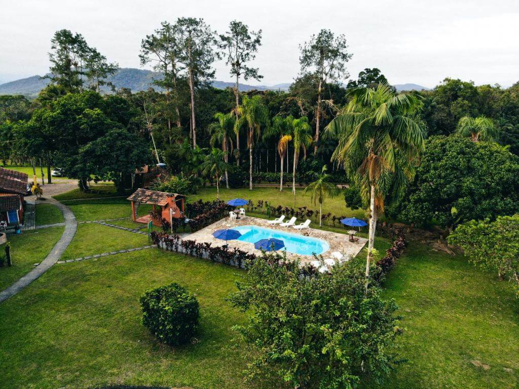 Piscina das Casas Di Monte Ecopousada em Morretes no Paraná