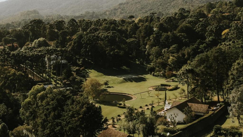 Jardim da Roots Resort, em Monte Verde - MG, durante o dia