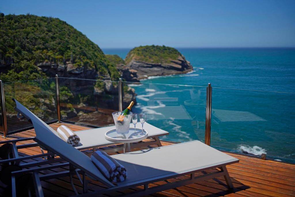 Varanda do Hotel Cliffside Luxury Inn em Búzios no Rio de Janeiro - RJ