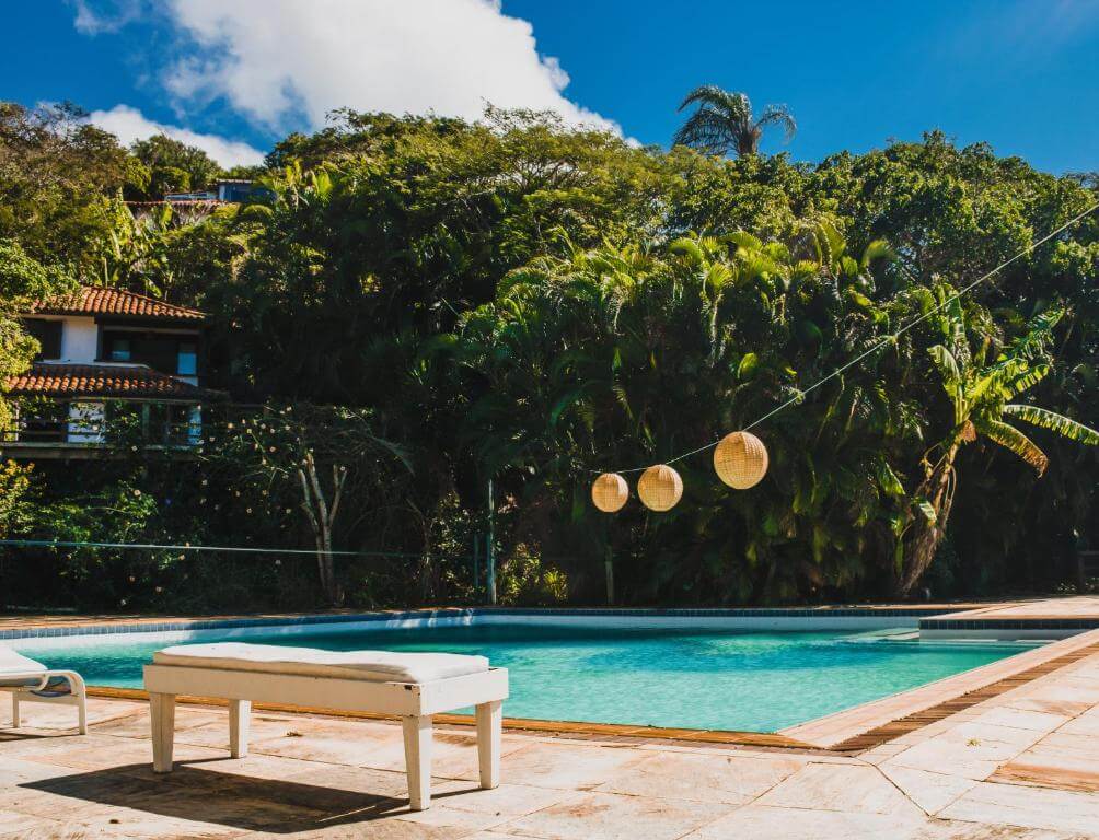 Piscina do The Eco Palace Hostel em Búzios no Rio de Janeiro - RJ