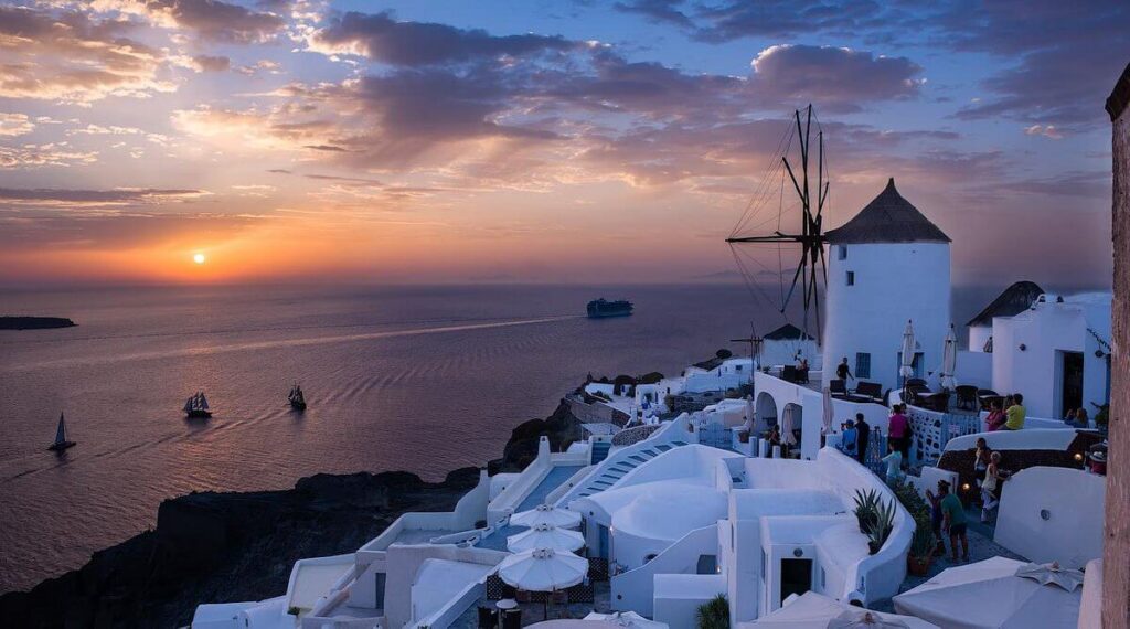 por do sol em santorini grécia