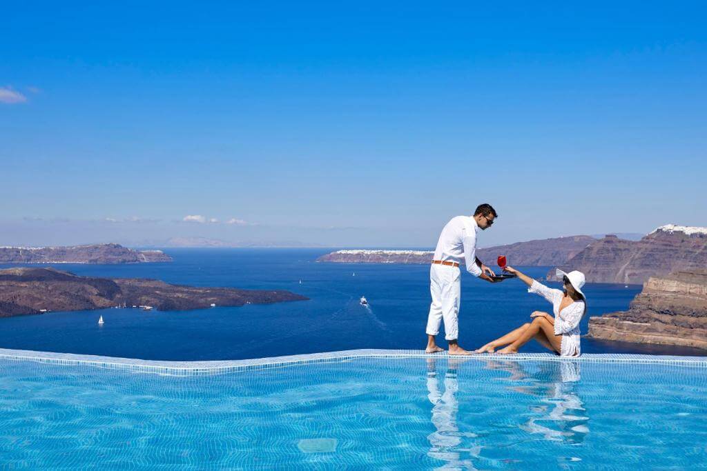 suites of the gods cave spa hotel santorini piscina