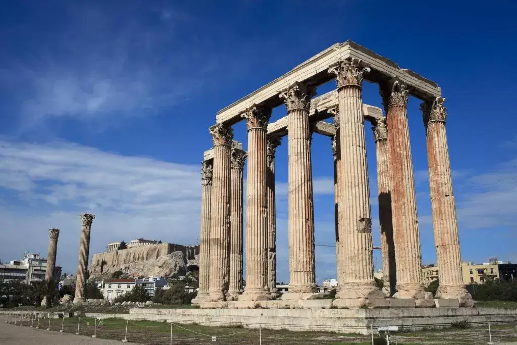 the athens gate hotel templo de zeus atenas grecia