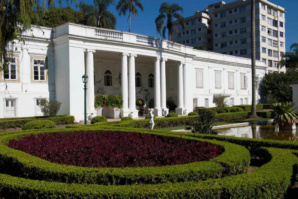 hotel solar do imperio petropolis rj entrada jardim