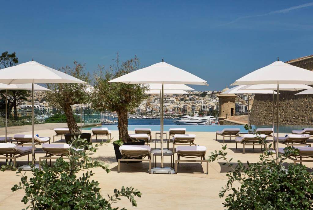 the phoenicia malta hotel valletta piscina