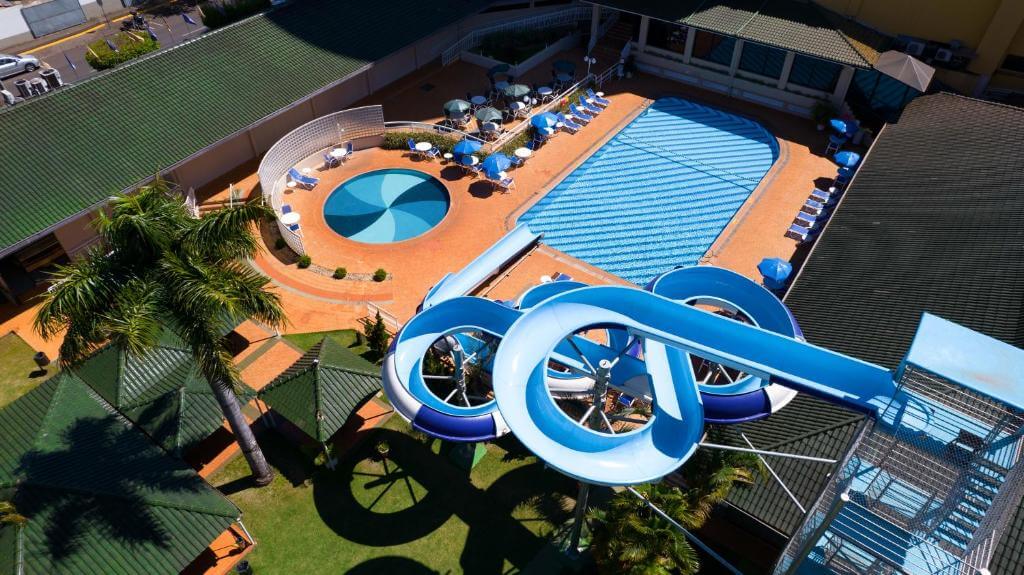 hotel pousada golden park internacional foz e convenções piscina