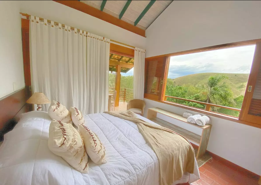 Cabanas no interior de São Paulo, quarto de casal com vista para as montanhas. 