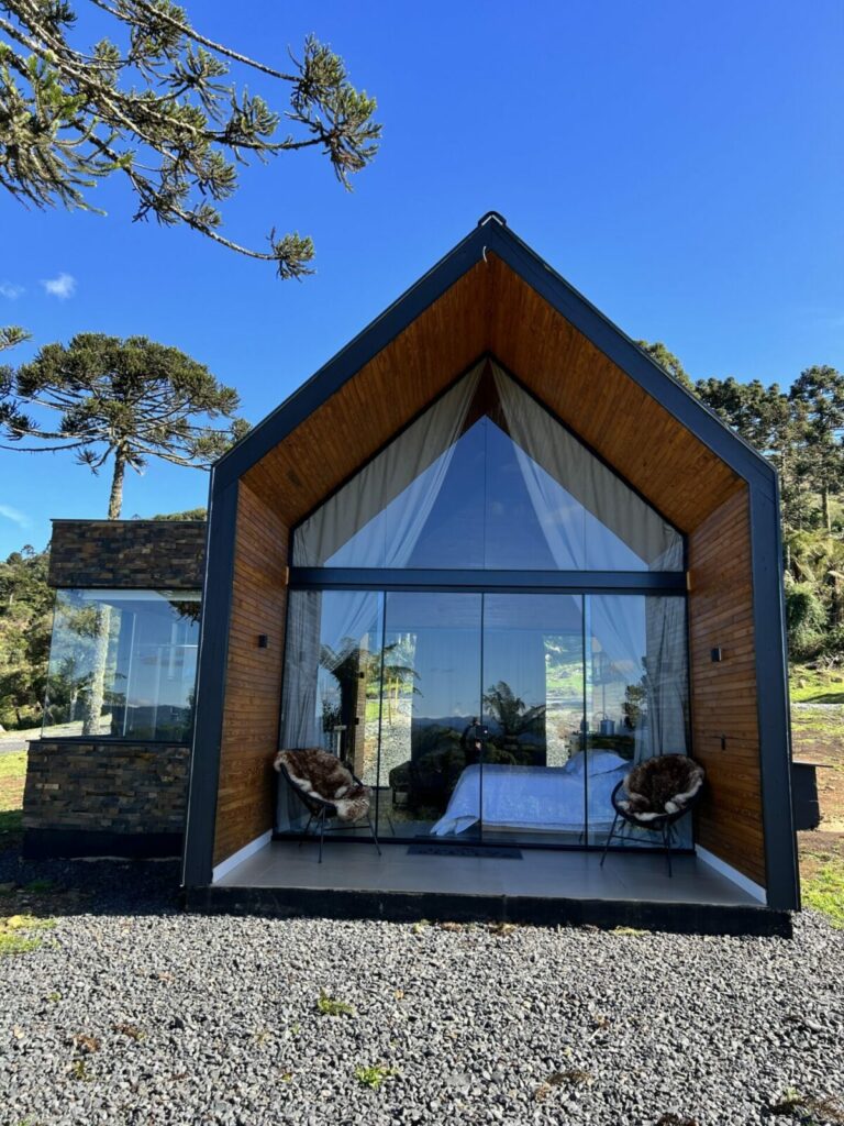 Fachada de chalé romântico em Santa Catarina