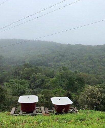 Banheiras ao ar livre para sentir a natureza em Pousada romântica Piedade