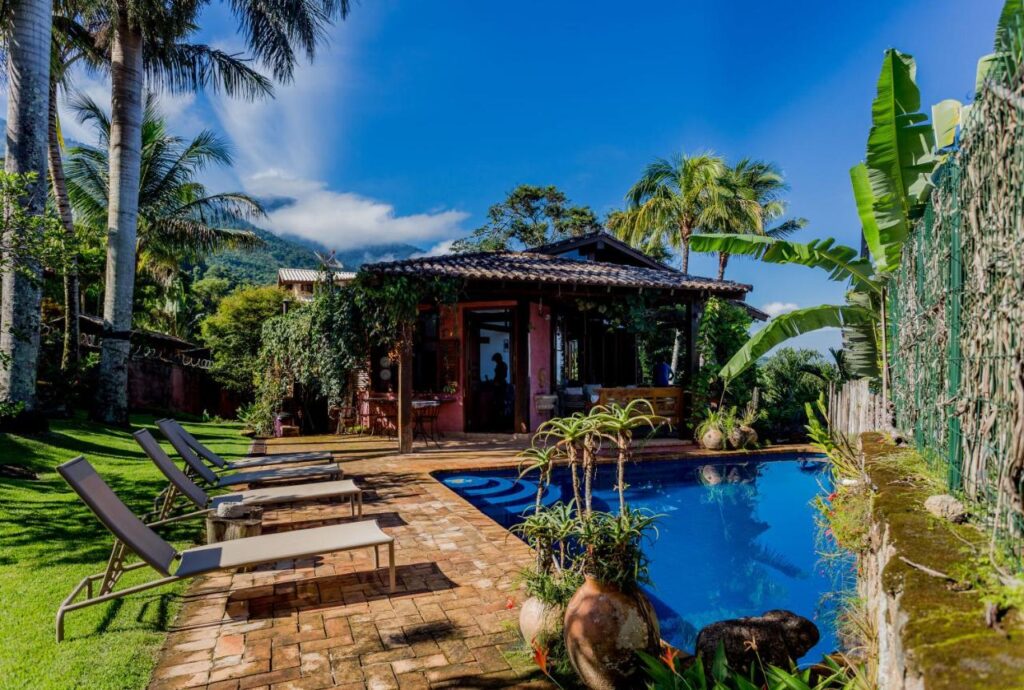 Piscina ao ar livre em hotéis boutique ilhabela