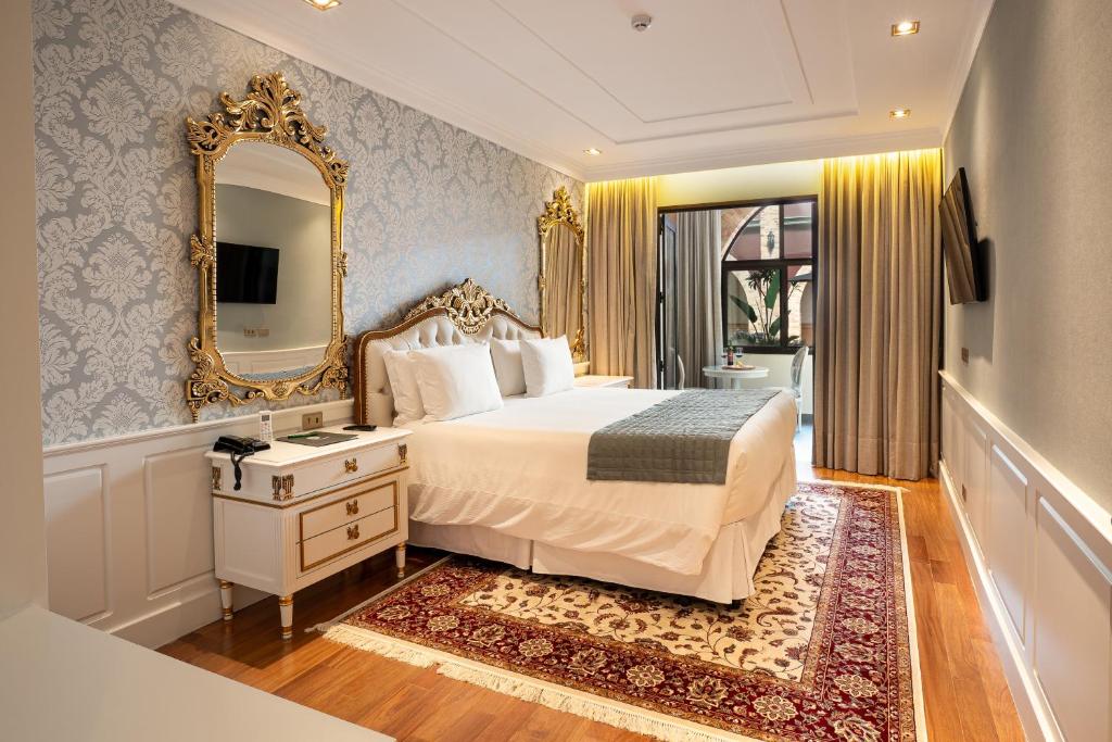 Suíte premium com cama aconchegante e varanda