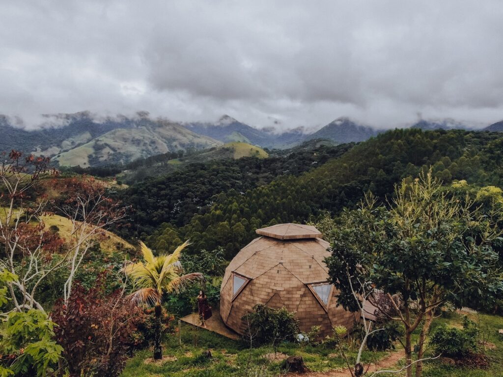 Domo Clube do Mato em Monteiro Lobato nas montanhas e reservado.