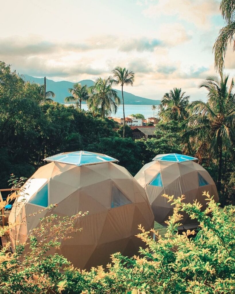 Domo da Vila em Ilhabela com vista no horizonte do mar