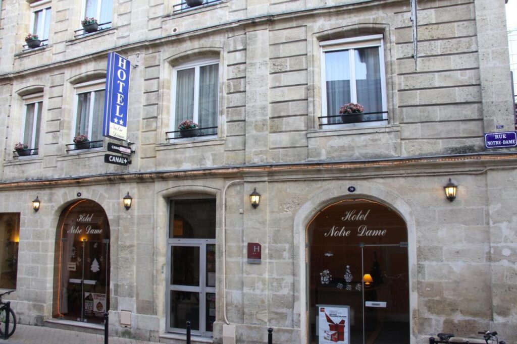 Hotéis em Bordeaux em prédios antigos - Viajando com Livia