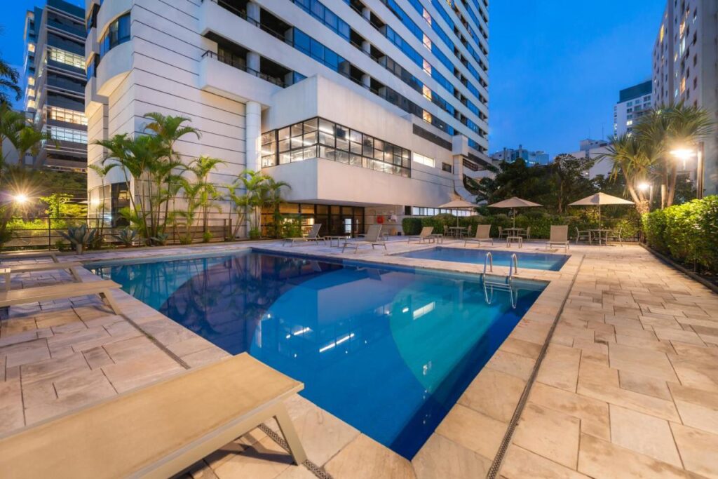 Hotéis com piscina na Paulista - Viajando com Livia