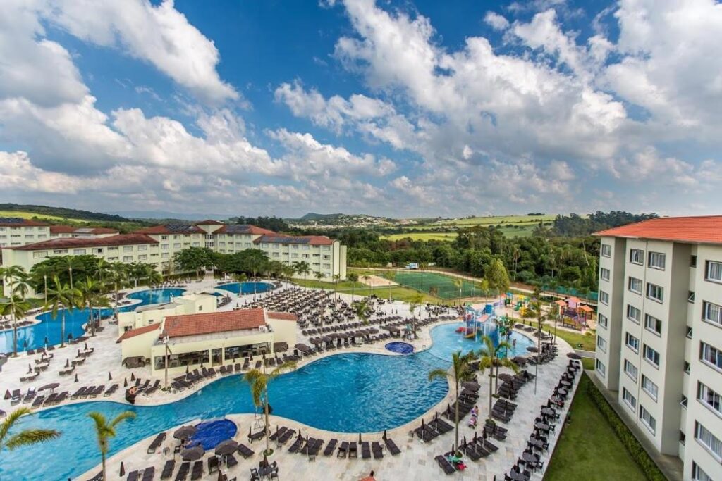 Resort com piscina em Atibaia - Viajando com Livia