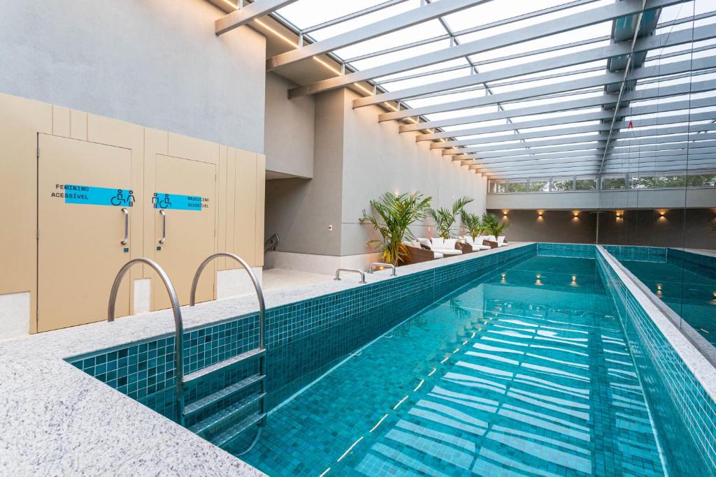 Hotel com piscina no CCXP - Viajando com Lívia