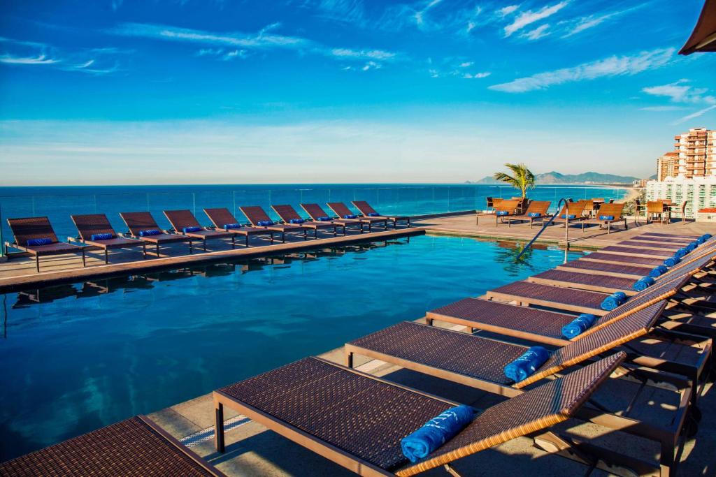 Hotel com piscina na Barra da Tijuca - Viajando com Lívia