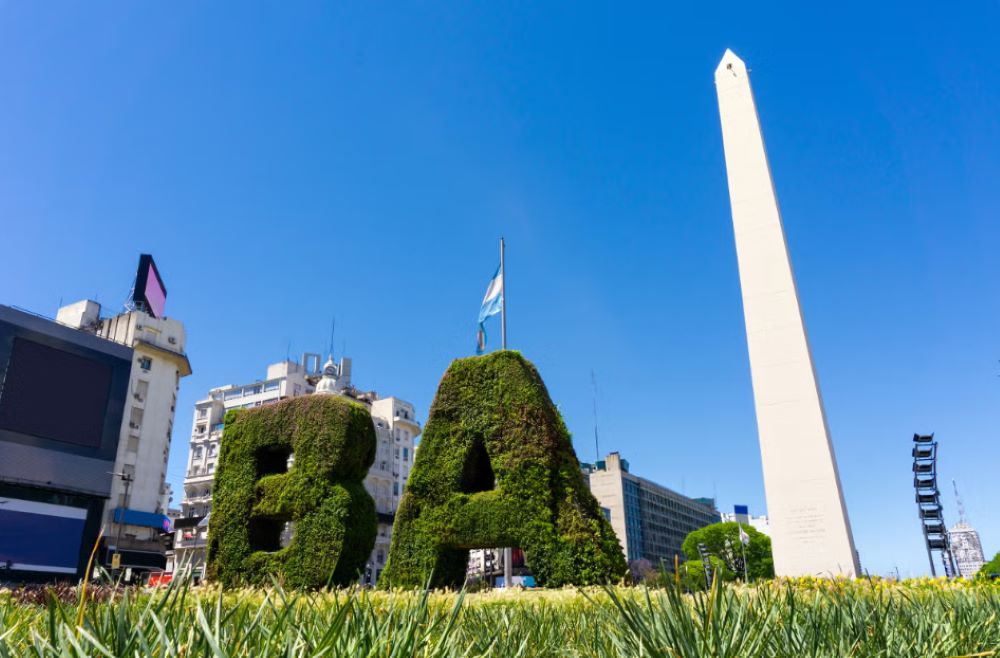 Obelisco em Buenos Aires - Viajando com Lívia