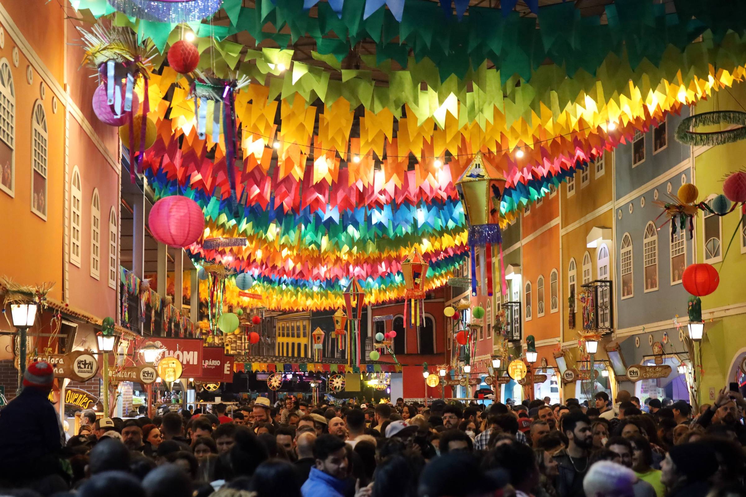 A maior festa junina da cidade de São Paulo acontece no Memorial da América Latina, na Barra Funda.