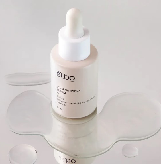 Sérum facial multifuncional. Elbo Ginseng Hydra hidrata, restaura e protege a pele, reduzindo linhas de expressão com ginseng e ácido hialurônico. Desenvolvido para peles que necessitam de nutrição profunda e revitalização, este sérum oferece uma abordagem completa para hidratação e renovação cutânea.