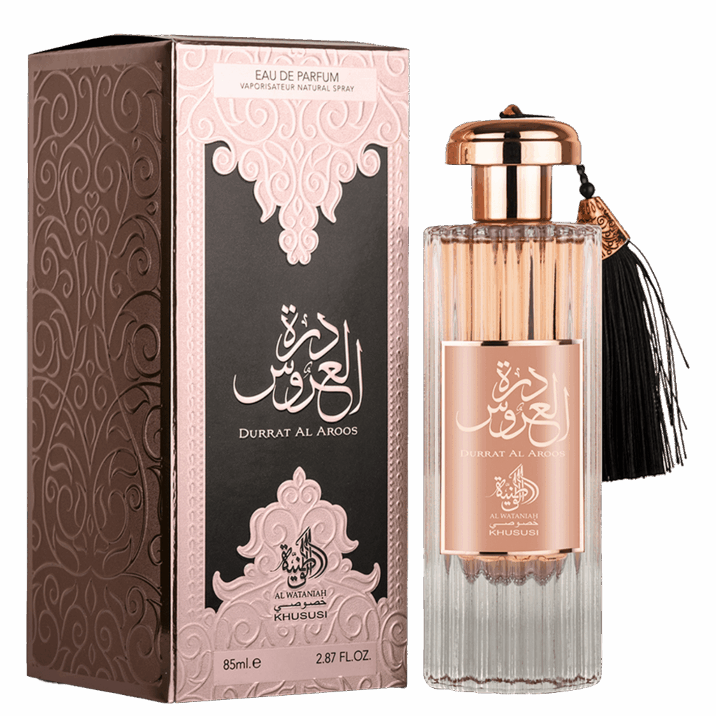 Durrat Al Aroos &eacute; um perfume importado Al Wataniah feminino oriental almiscarado. Apresenta uma fragr&acirc;ncia encantadora que real&ccedil;a a beleza e sofistica&ccedil;&atilde;o feminina.