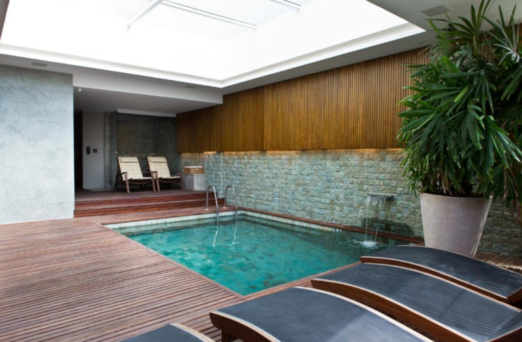 Hot&eacute;is no Leblon