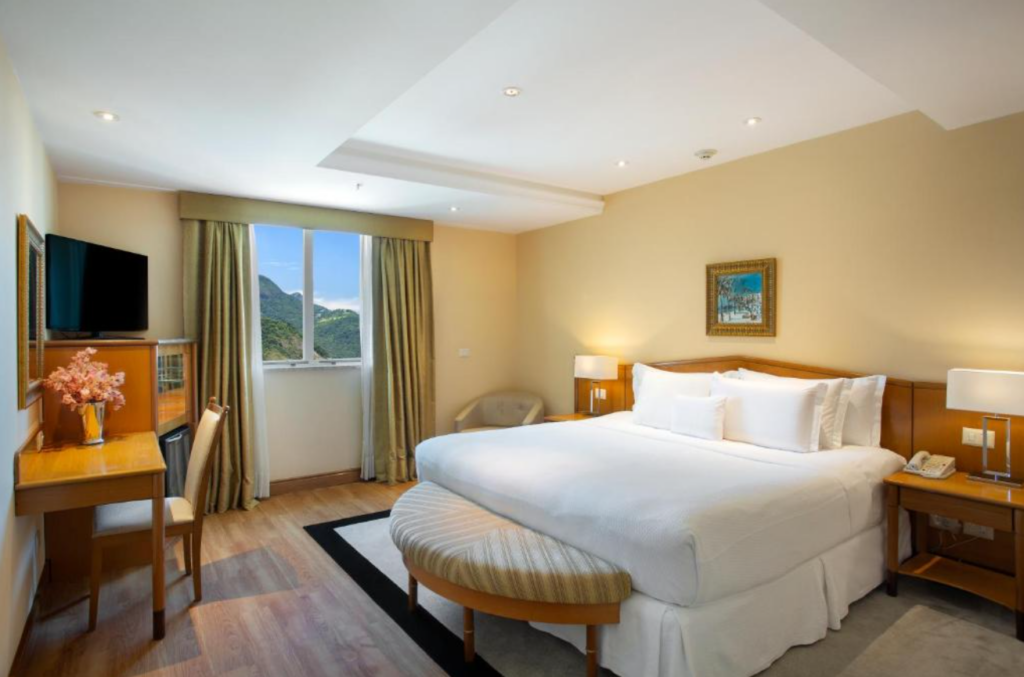 Hotel com piscina na Barra da Tijuca