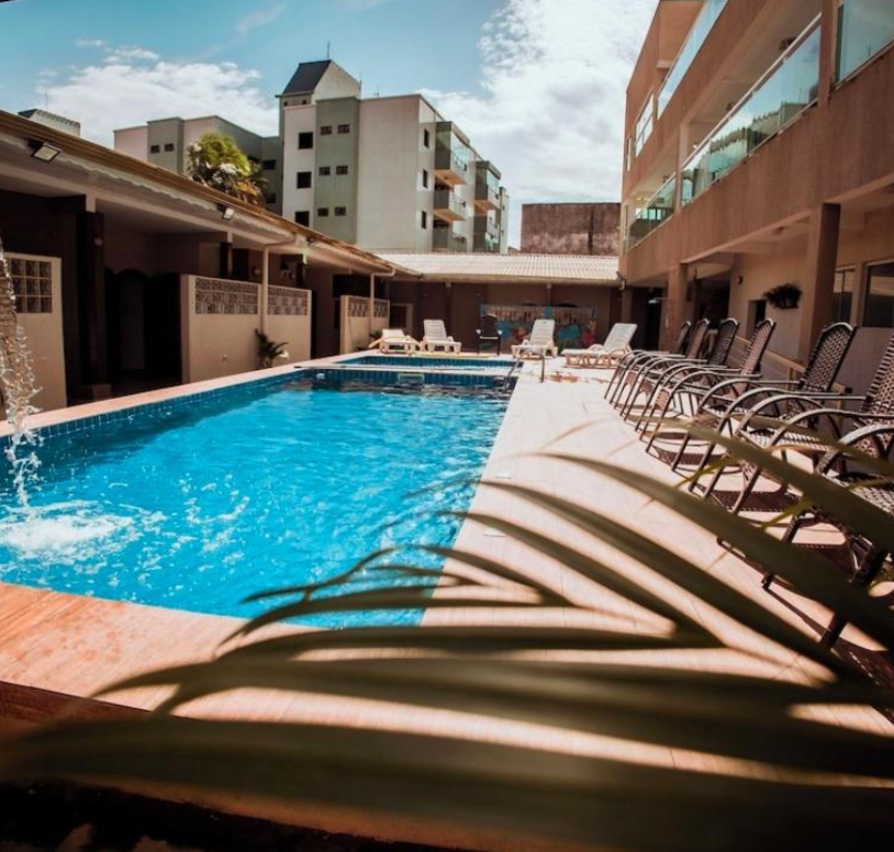 Hotel pet friendly em Itanha&eacute;m com piscina
