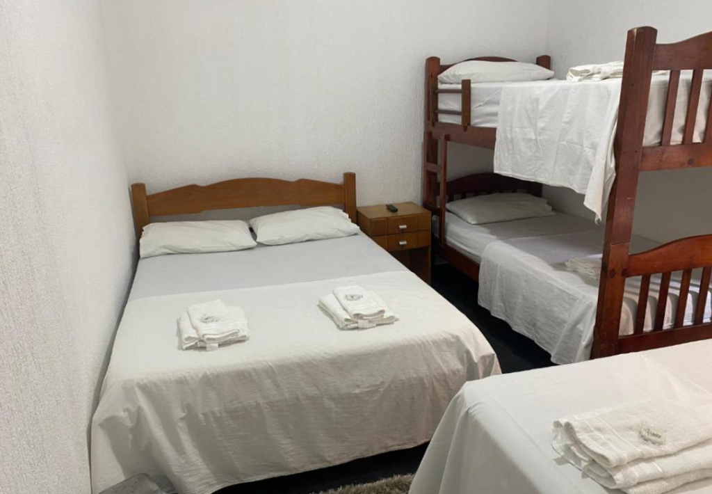 Hostel pet friendly em Itanha&eacute;m