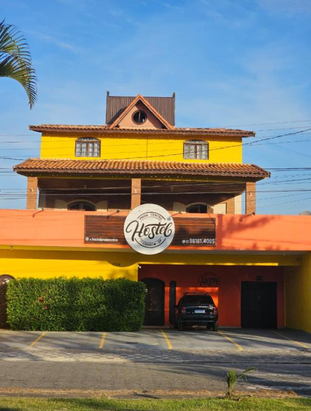 Hostel pet friendly em Itanha&eacute;m com piscina