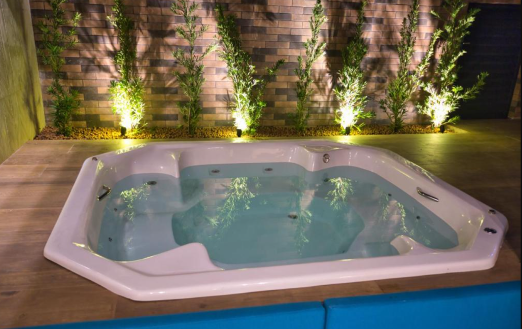 Hot&eacute;is rom&acirc;nticos com hidromassagem em Belo Horizonte