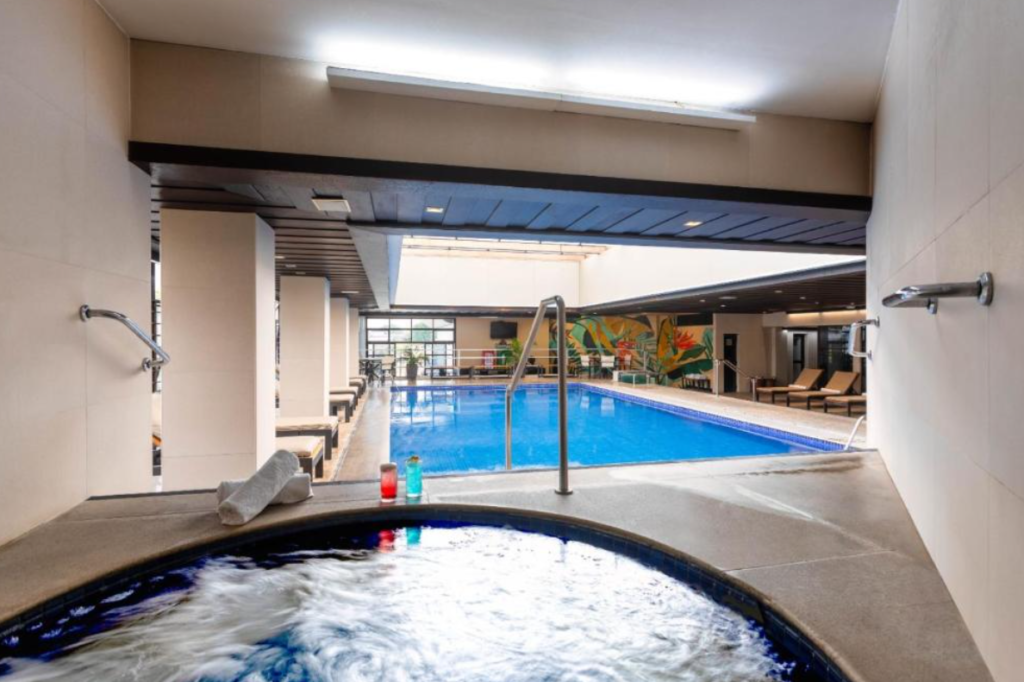 Hot&eacute;is rom&acirc;nticos com hidromassagem em Belo Horizonte