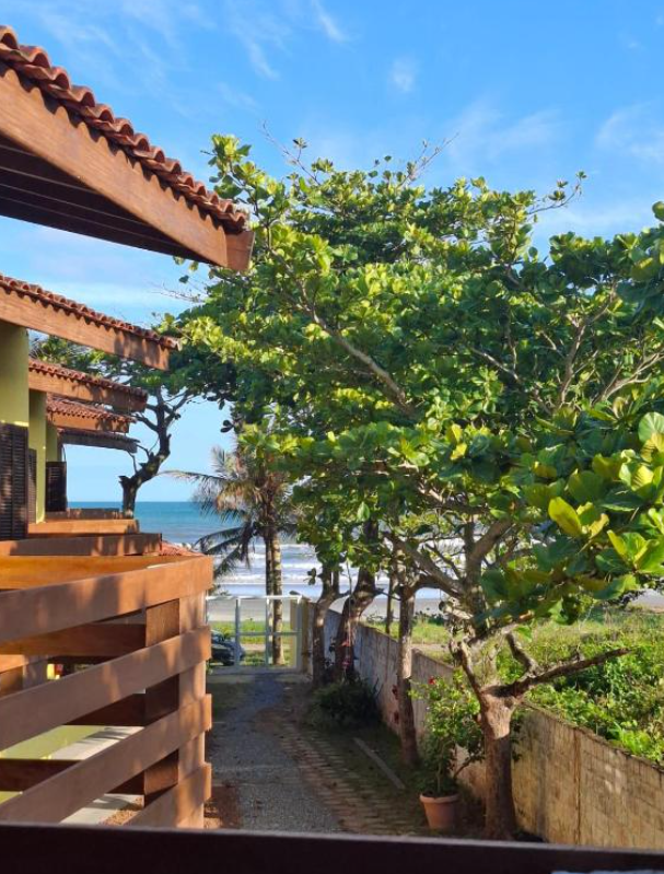 Pousada pet friendly em Itanha&eacute;m de frente para o mar