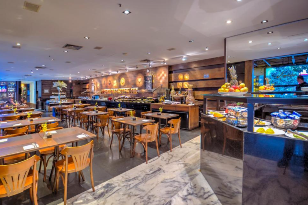Hot&eacute;is rom&acirc;nticos com hidromassagem em Belo Horizonte e caf&eacute; completo
