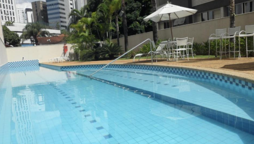 Hot&eacute;is rom&acirc;nticos com hidro e piscina em Belo Horizonte