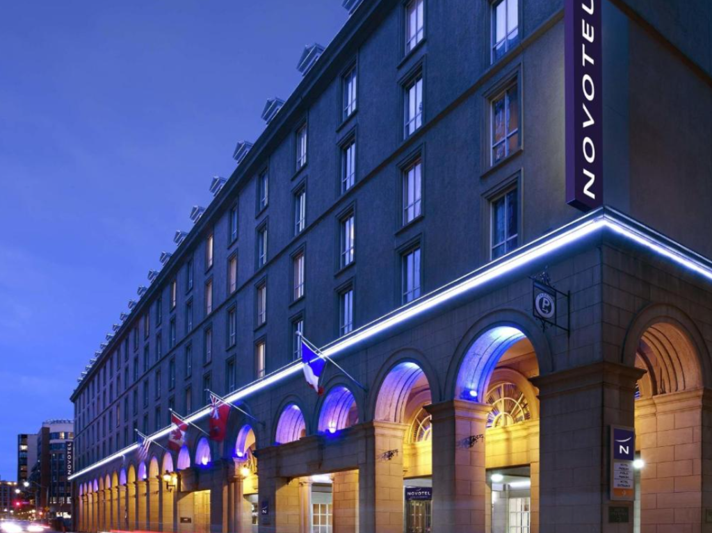 Hotel em Toronto em excelente localização na cidade.